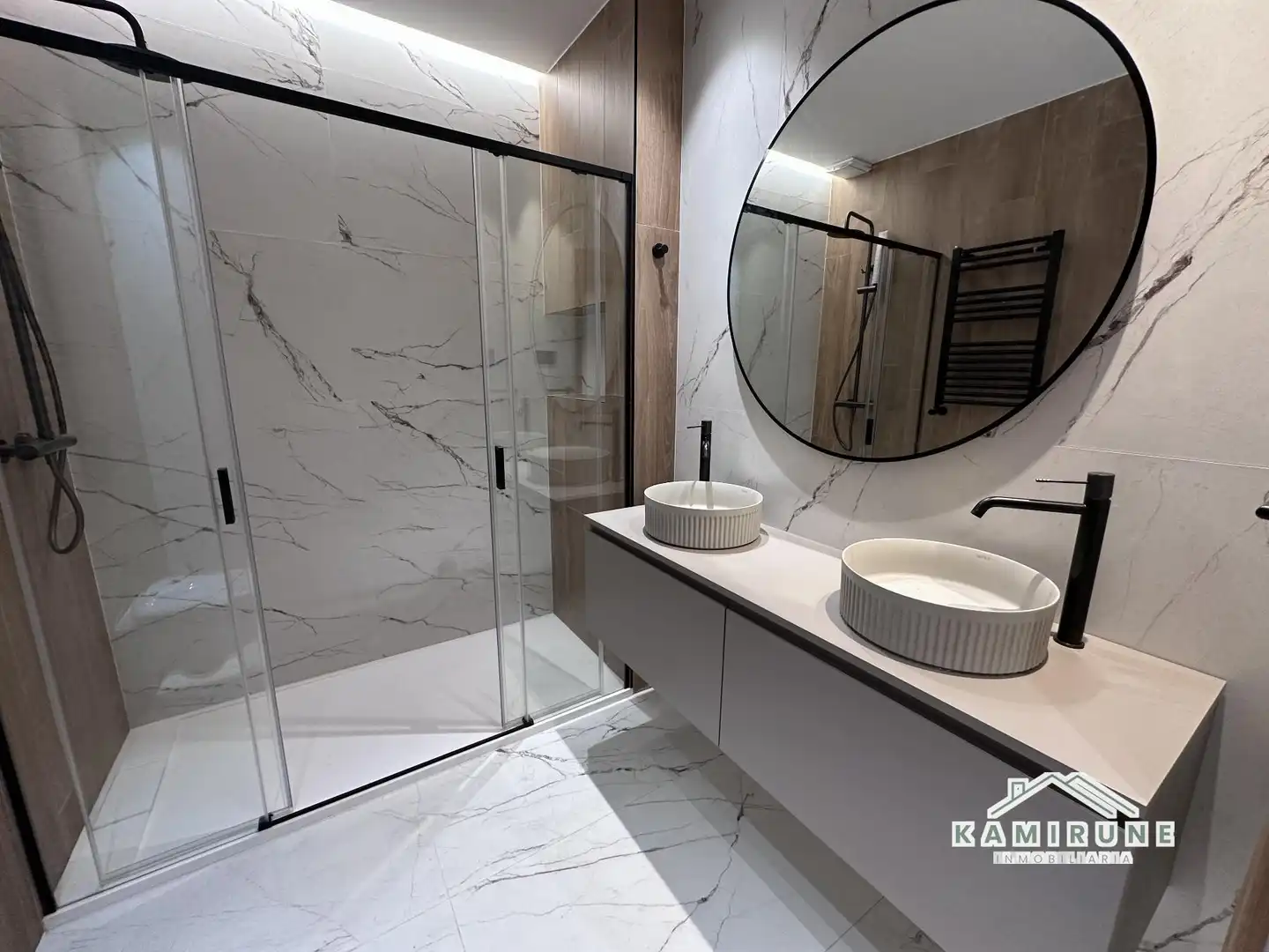 Bathroom of Flat for rent in Bilbao   with Heating, Terrace and Storage room