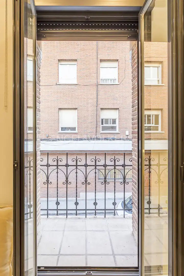 Vista exterior de Apartament de lloguer en Madrid amb Aire condicionat, Calefacció i Moblat