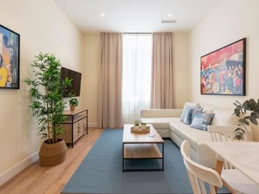 Studio with lift to rent in Centro