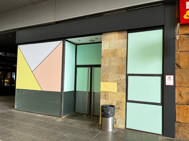 Local comercial en Venta en Calle El Aceitunillo en Avenida Juan Diego