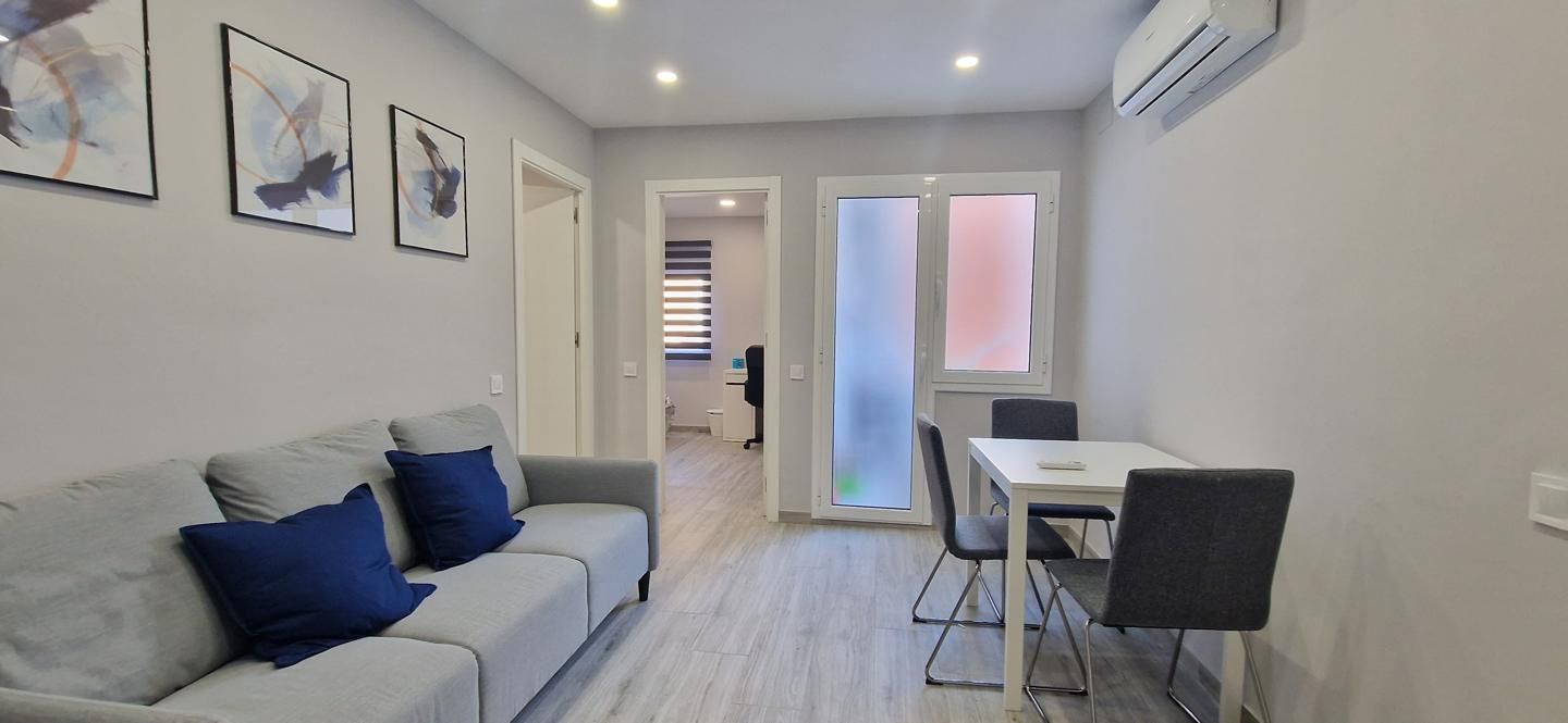 Flat to share in Carrer de Rafael Campalans, La Torrassa