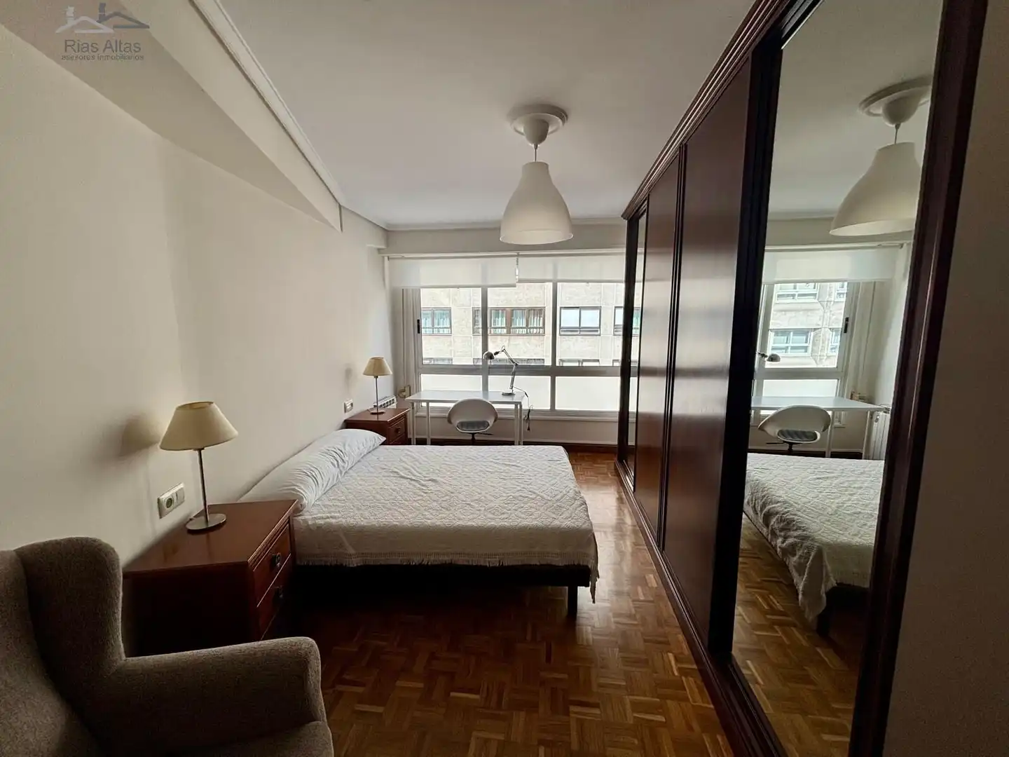 Schlafzimmer von Wohnung zur Miete in A Coruña Capital  mit Heizung und Möbliert