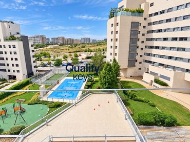 Flat with balcony for sale in Calle de María de las Mercedes de Borbón
