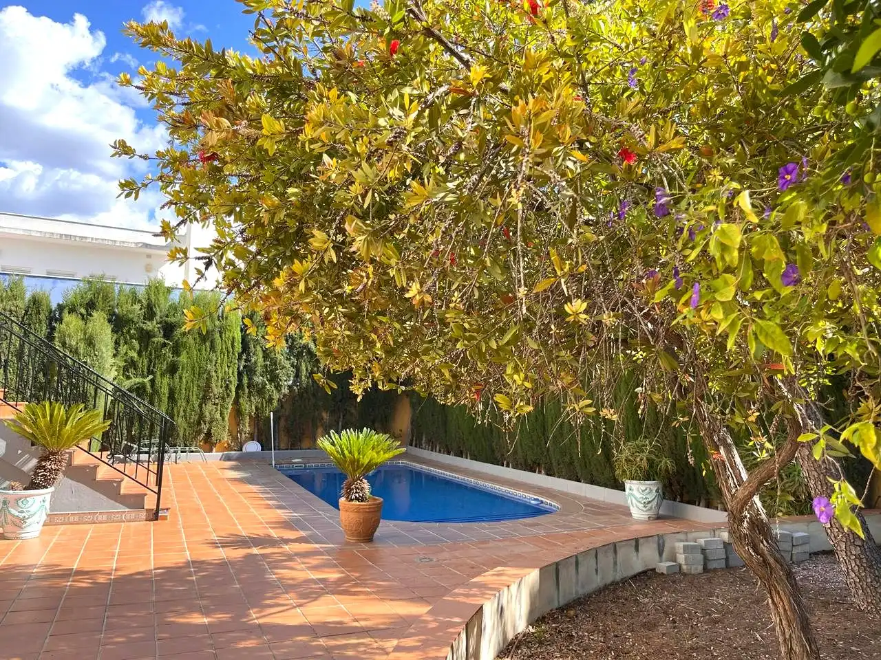 Piscina de Casa o xalet en venda en Peligros amb Aire condicionat, Calefacció i Jardí privat