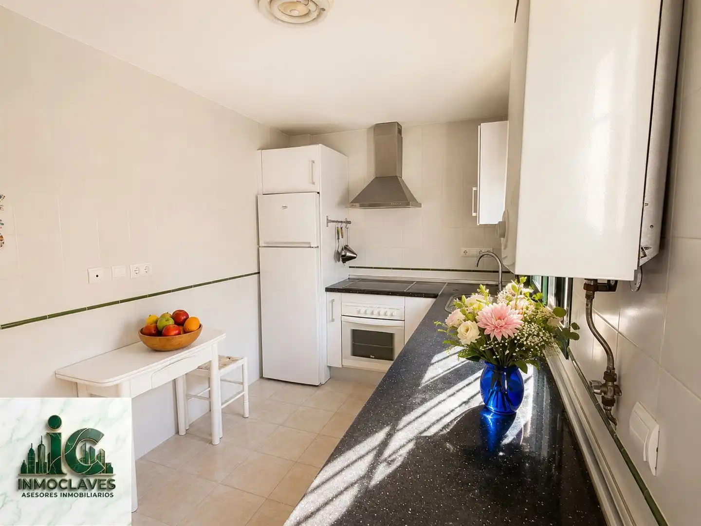 Cocina de Casa adosada en venta en Castellar de la Frontera con Jardín privado