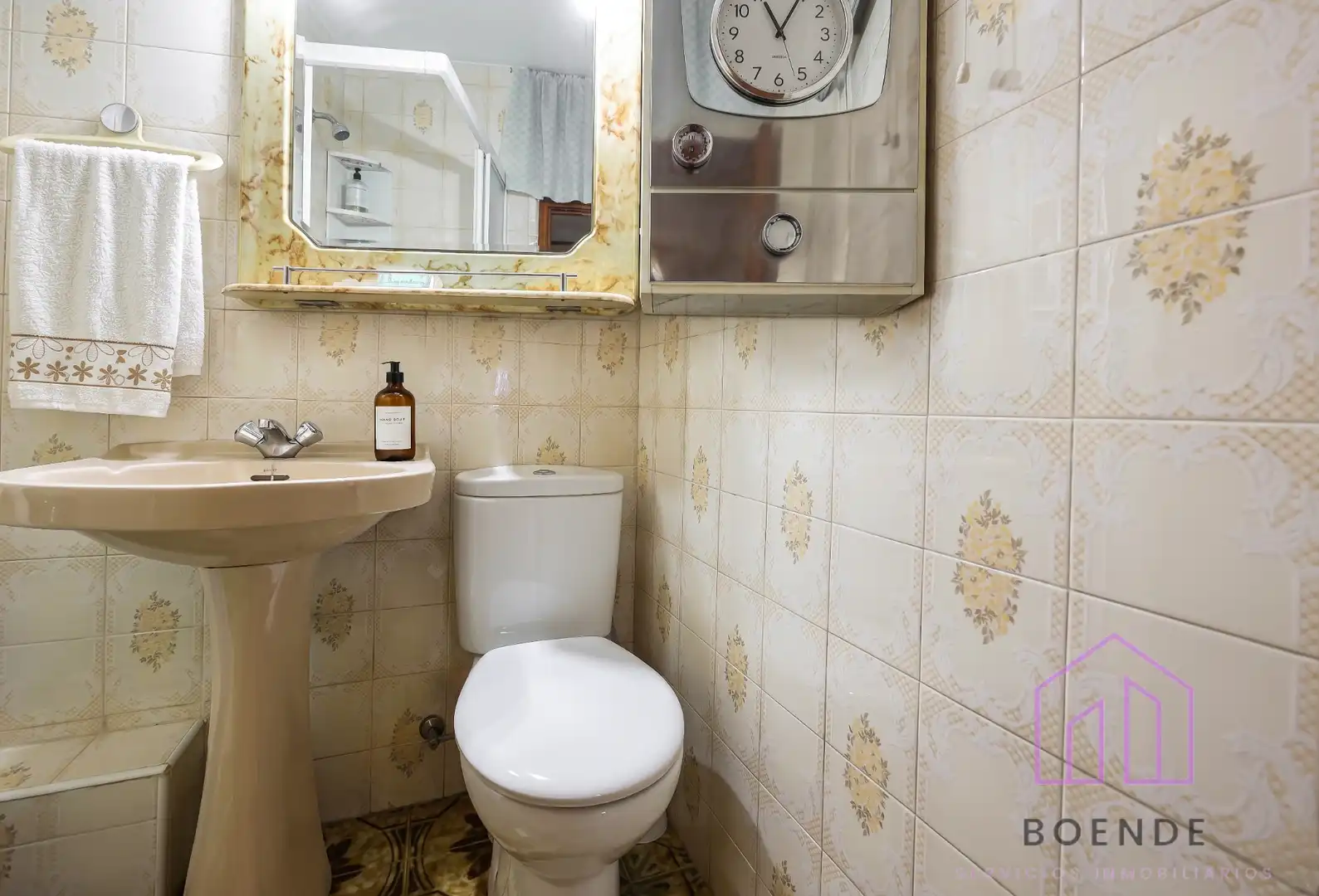 Bathroom of Flat for sale in Getafe  with Air Conditioner, Terrace and Furnished