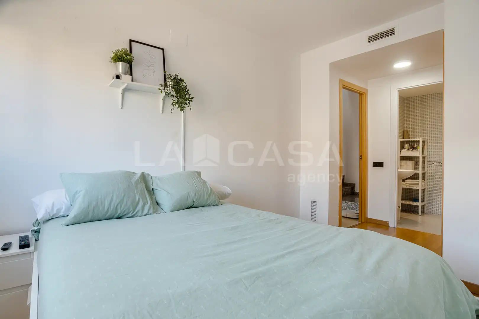Habitación de Dúplex en venta en Les Franqueses del Vallès con Aire acondicionado, Calefacción y Parquet