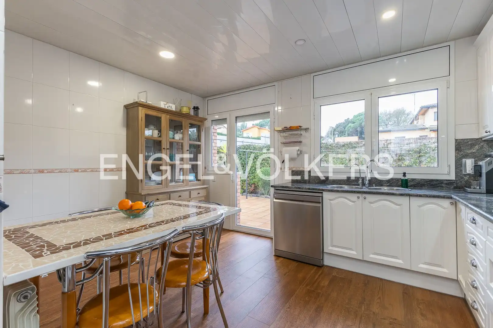Cocina de Casa o chalet en venta en Castellar del Vallès con Aire acondicionado, Calefacción y Jardín privado