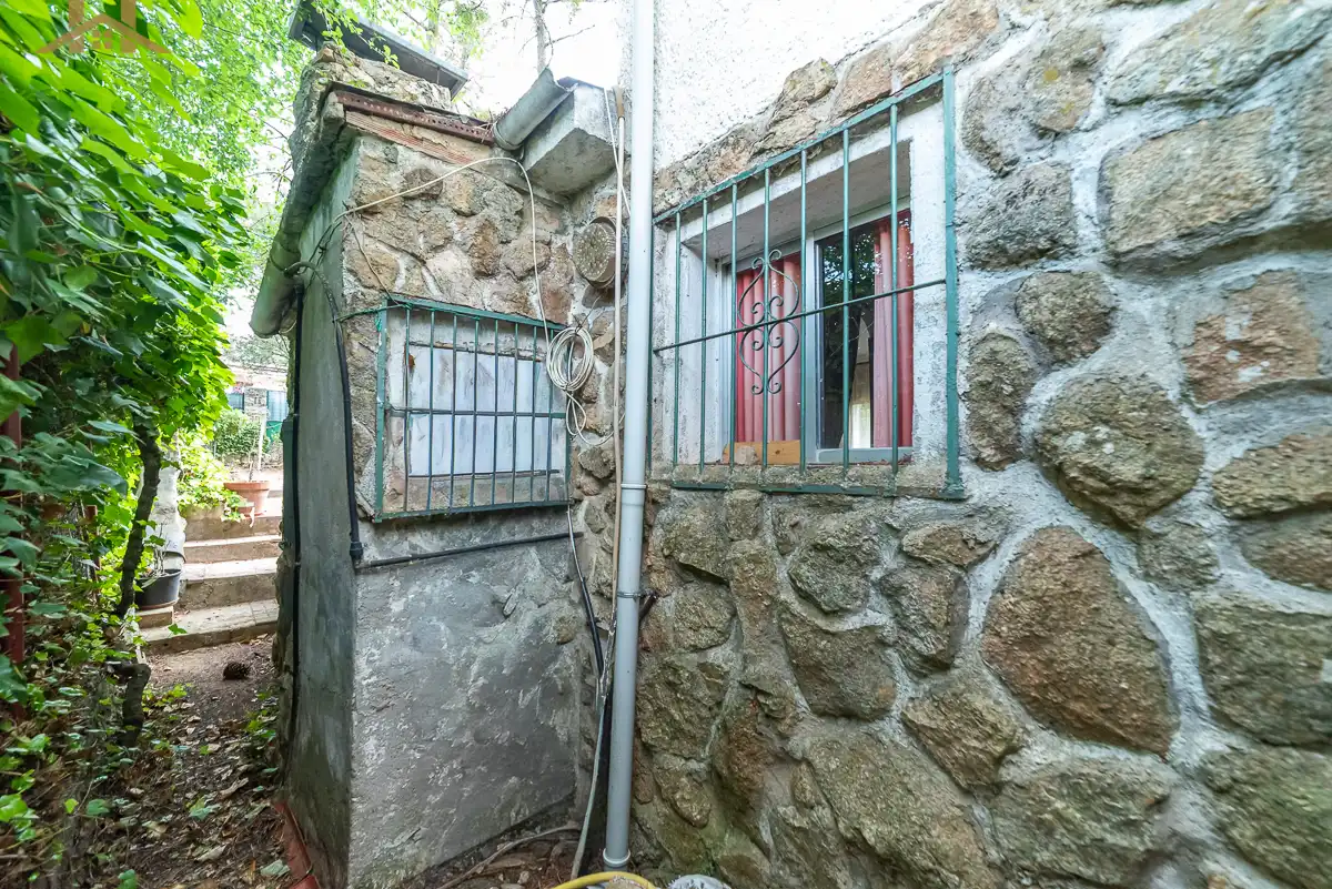 Vista exterior de Casa o xalet en venda en Santa María de la Alameda amb Traster