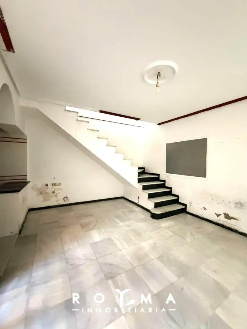 Casa adosada en venta en Dos Hermanas con Terraza y Trastero