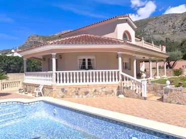 Chalet con balcón en venta en Barx