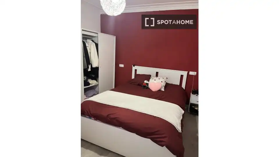 Bedroom of Flat for share in Viladecans  with Air Conditioner, Heating and Furnished