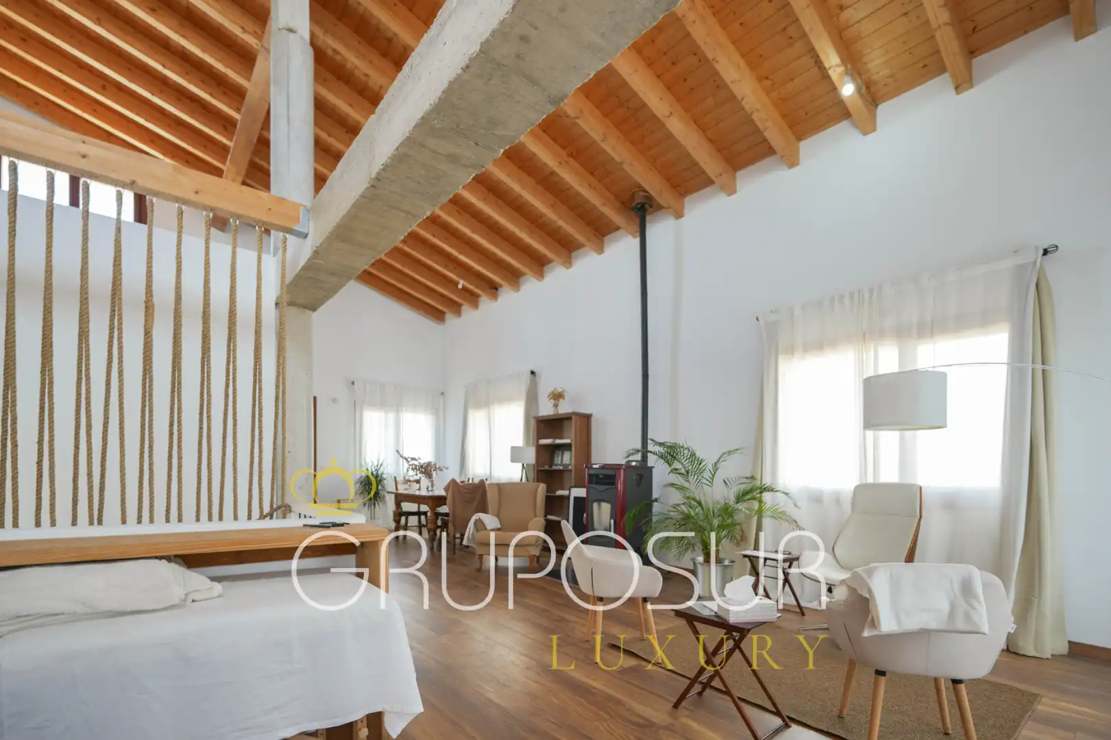 Wohnzimmer von Einfamilien-Reihenhaus zum Verkauf in Valladolid mit Klimaanlage, Heizung und Terrasse