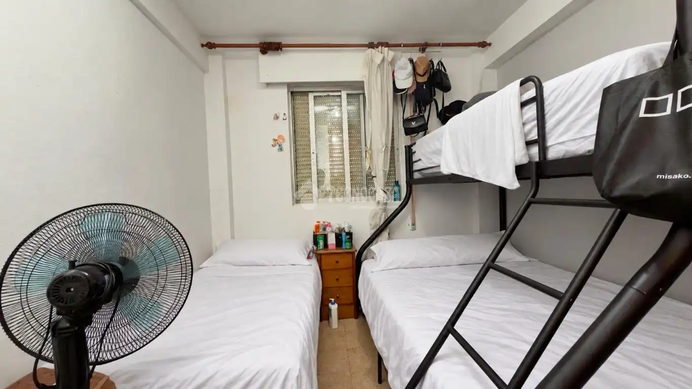 Habitación de Piso en venta en Madrid con Calefacción y Terraza