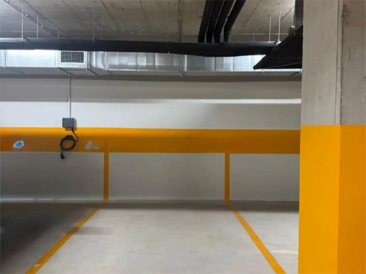 Parkplatz von Wohnung zum Verkauf in Oleiros mit Klimaanlage, Schwimmbad und Balkon