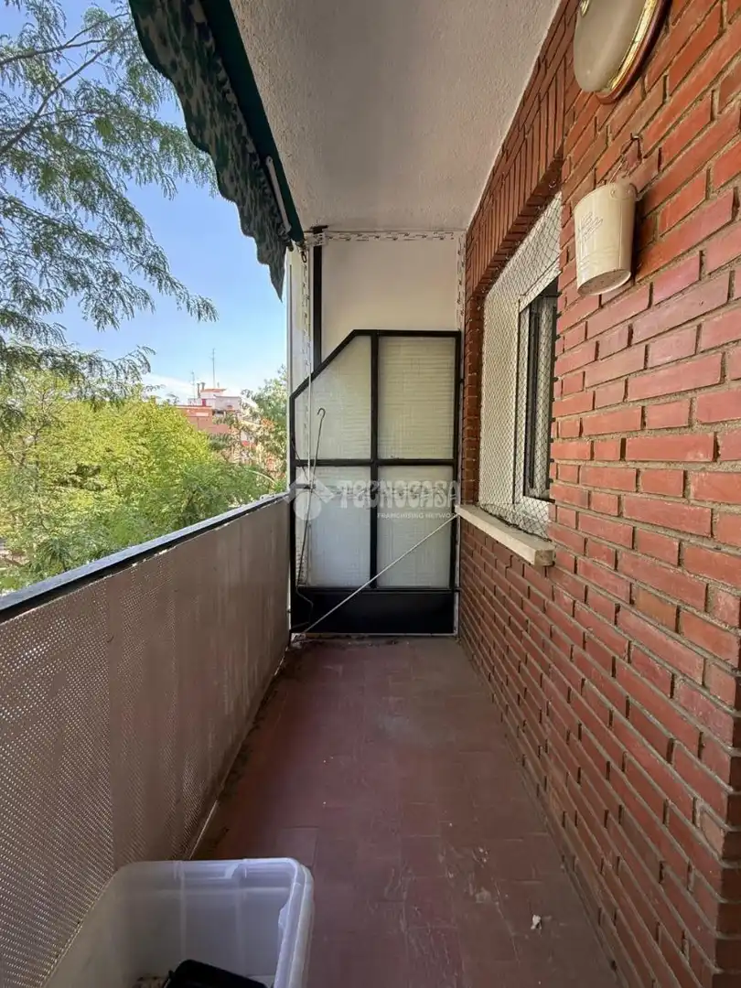Balcony of Flat for sale in Madrid  with Air Conditioner, Heating and Parquet flooring