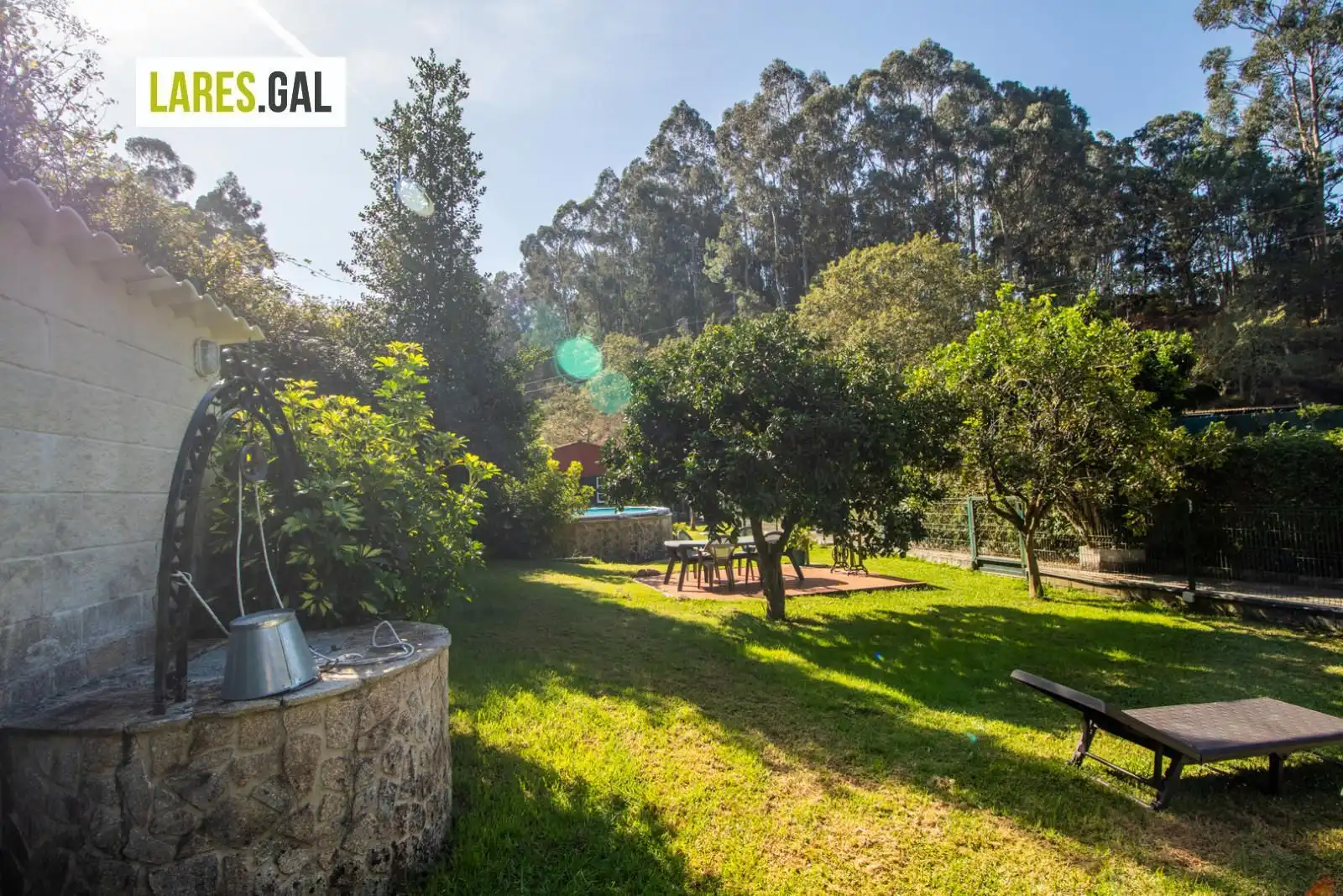 Jardí de Casa o xalet en venda en Cangas  amb Calefacció, Terrassa i Traster