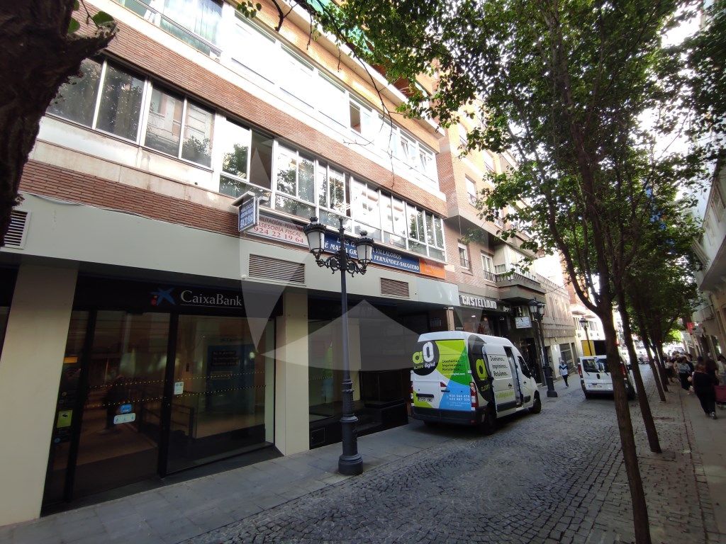 Vista exterior de Oficina de alquiler en Badajoz Capital con Aire acondicionado