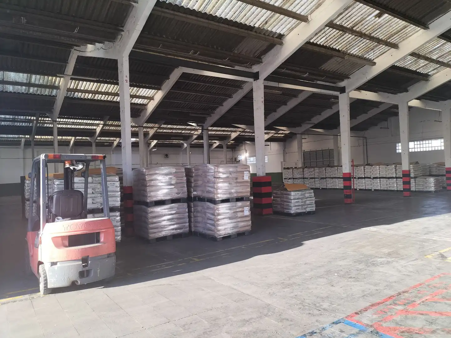 Nave industrial en venta en Rubí