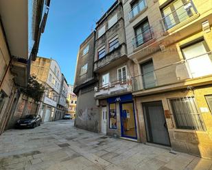 Vista exterior de Estudi en venda en Cangas  amb Terrassa i Moblat