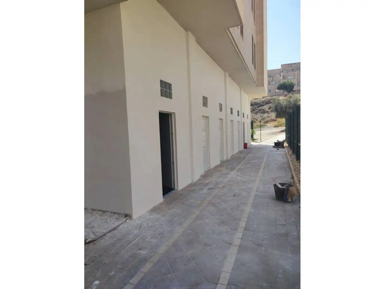 Local comercial en venda a Avenida Bahía de Almería, imagen 4