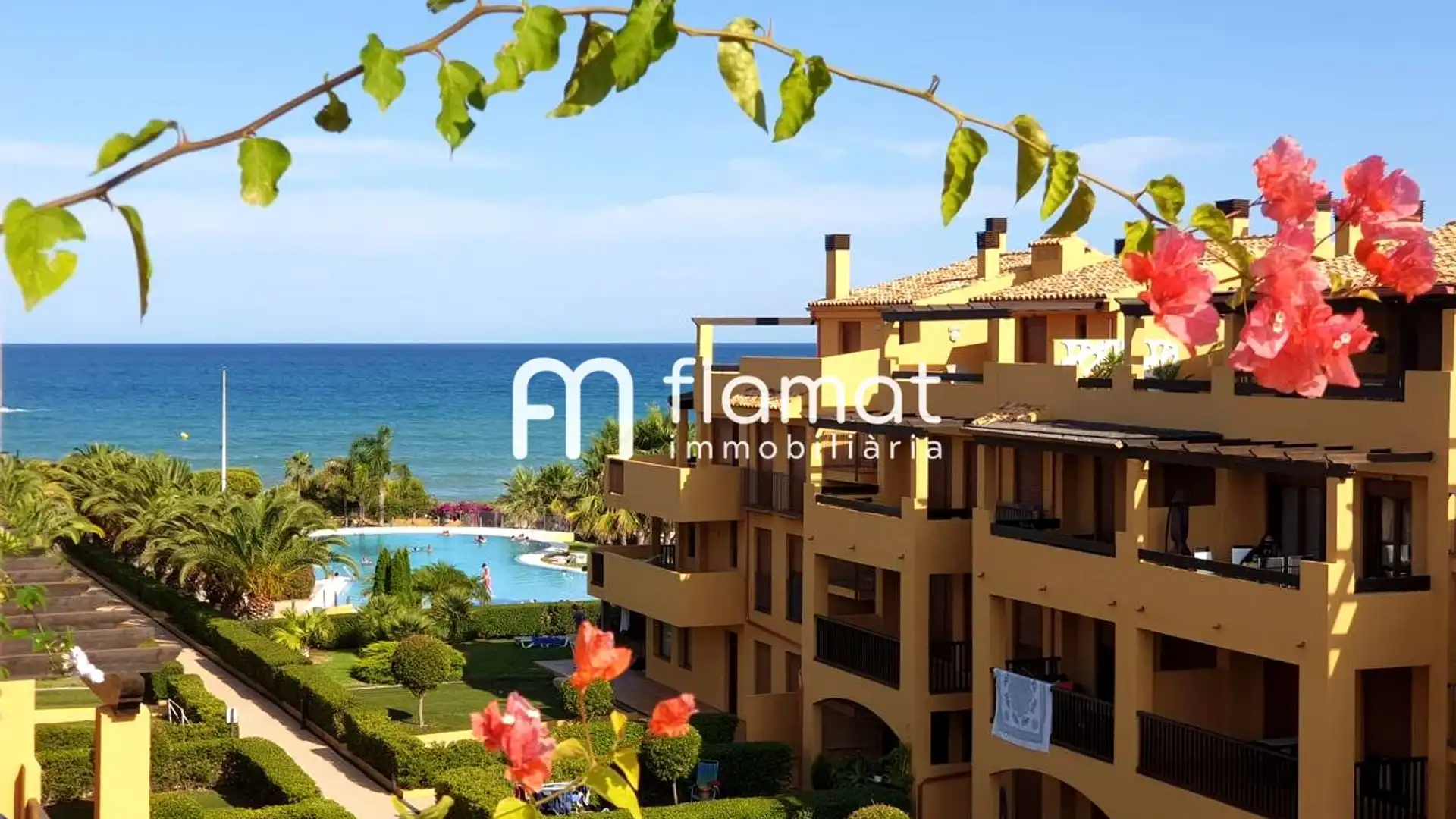 Vista exterior de Planta baixa en venda en Alcalà de Xivert amb Aire condicionat, Jardí privat i Terrassa