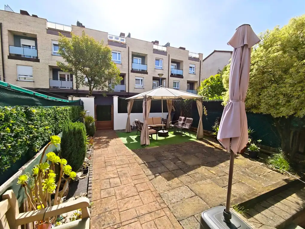 Terraza de Casa adosada en venta en Durango con Calefacción, Jardín privado y Terraza