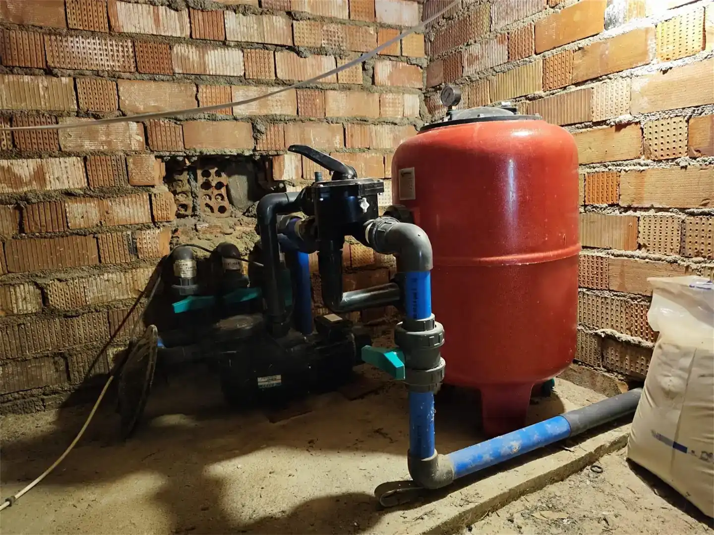 Piscina de Casa o xalet en venda en Linares amb Aire condicionat i Piscina