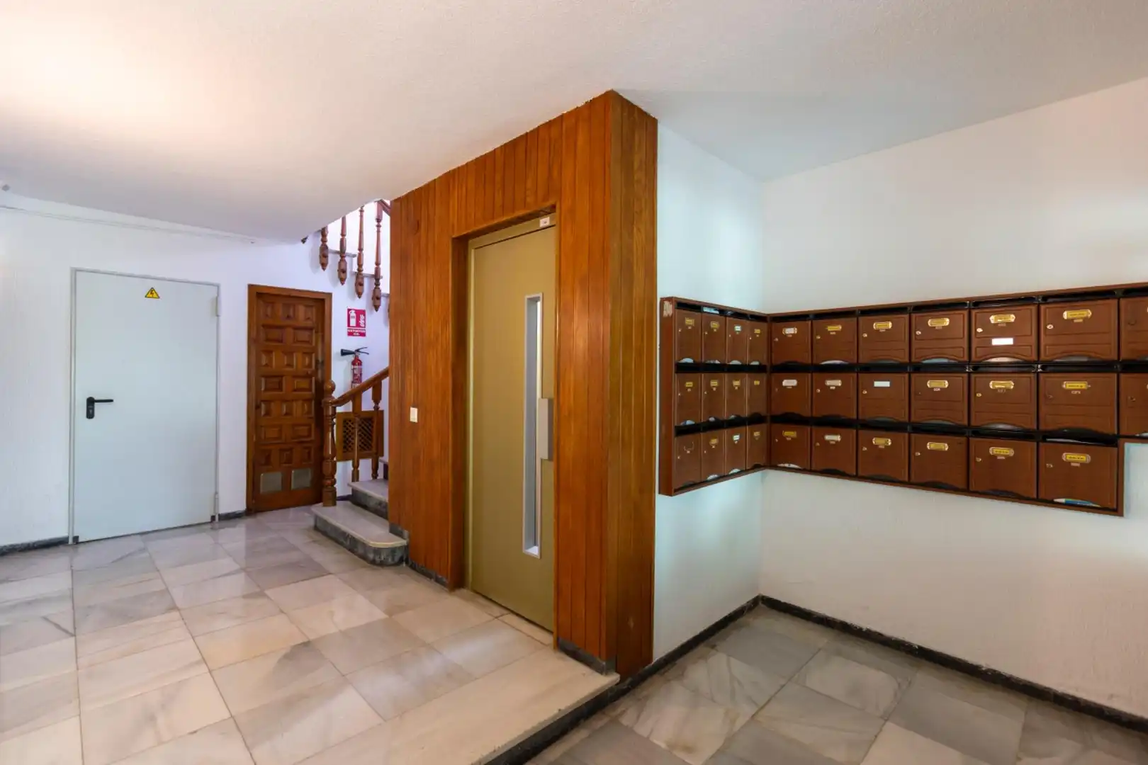 Wohnung zum Verkauf in Almuñécar mit Klimaanlage, Privatgarten und Terrasse