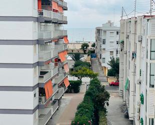 Vista exterior de Apartament en venda en Gandia amb Aire condicionat, Terrassa i Balcó