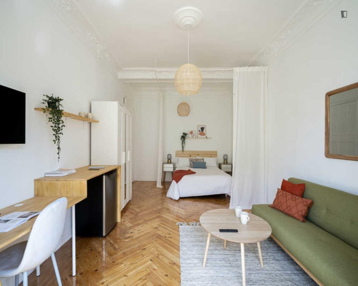 Habitación de Apartamento para compartir en  Madrid Capital con Amueblado, Horno y Lavadora