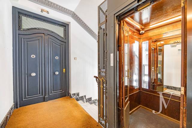 Piso en Venta en Calle de Ferraz en Argüelles