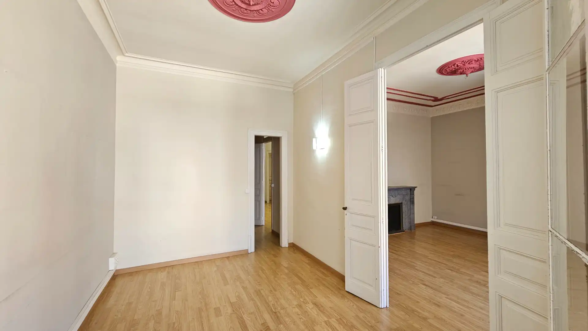 Büro zur Miete in Barcelona mit Klimaanlage, Heizung und Balkon