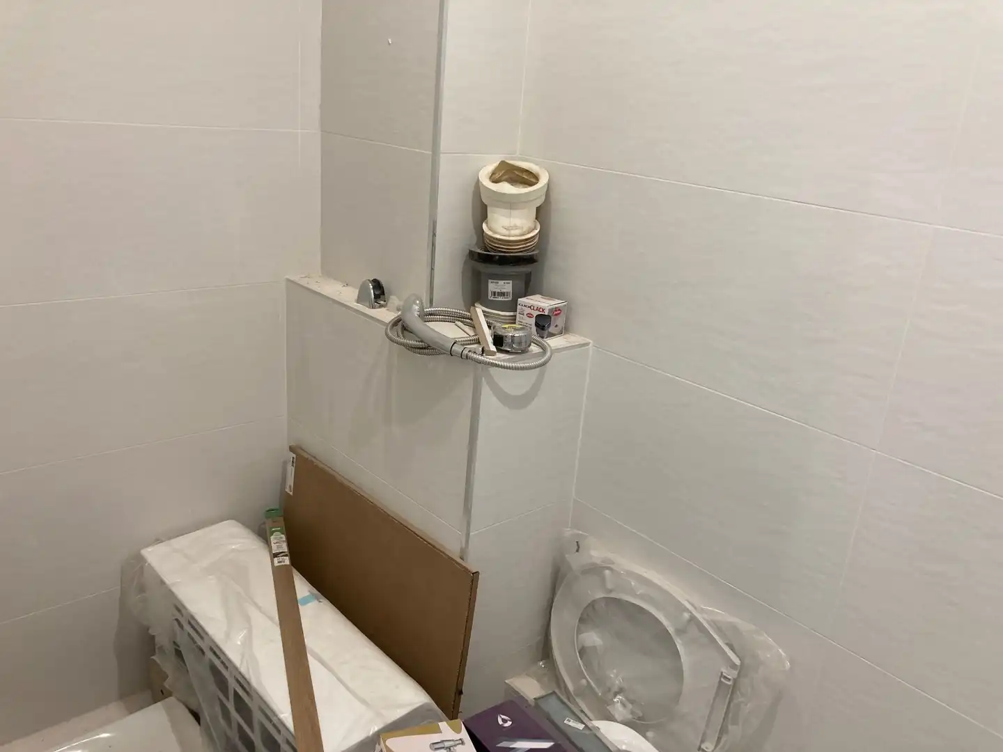 Baño de Casa adosada en venta en El Poal con Aire acondicionado, Calefacción y Terraza