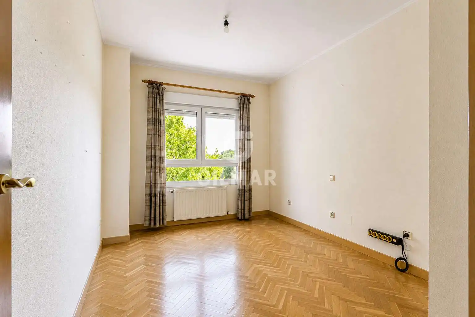 Bedroom of Flat for sale in Boadilla del Monte  with Heating, Private garden and Storage room