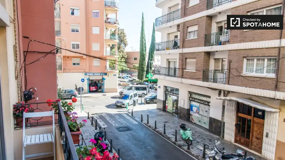 Exterior view of Flat for rent in Valencia  with Air Conditioner, Heating and Furnished