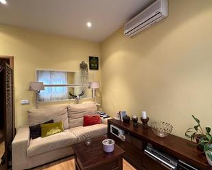 Living room of Apartment for sale in  Madrid Capital  with Air Conditioner and Heating