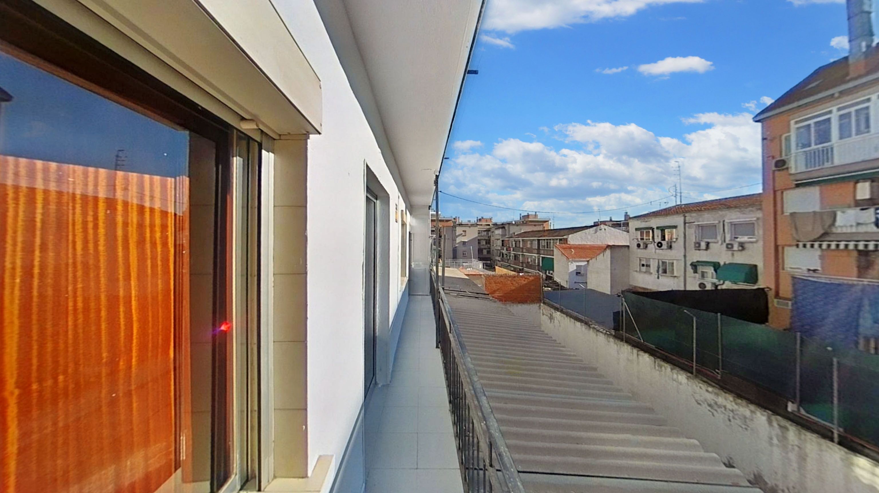 Exterior view of Flat to rent in  Madrid Capital  with Parquet flooring, Terrace and Oven