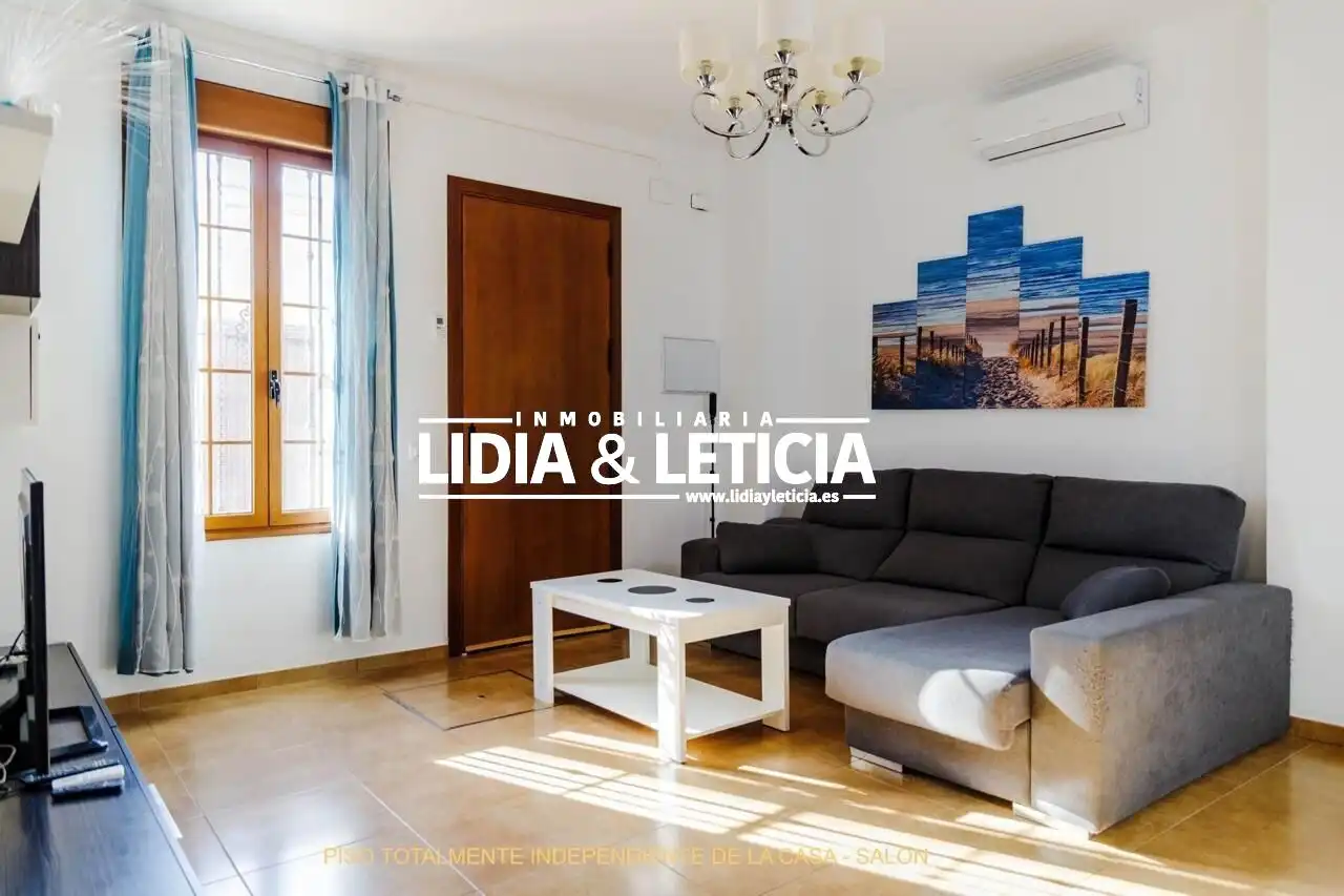 Vista exterior de Casa o xalet en venda en Alcalá de Guadaira amb Aire condicionat i Traster