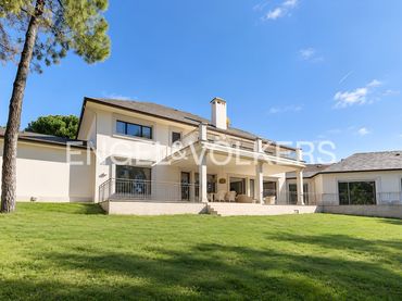 Casa con piscina in vendita a Centro - Manguilla