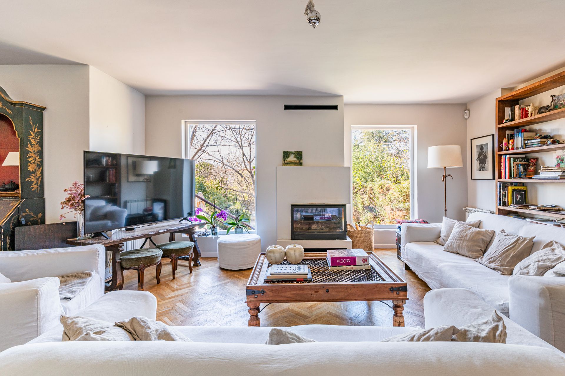 Sala de estar de Casa adosada en venta en Las Rozas de Madrid con Aire acondicionado, Calefacción y Jardín privado