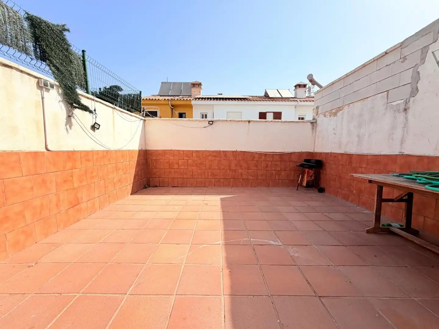 Terrassa de Casa adosada en venda en Los Barrios amb Traster