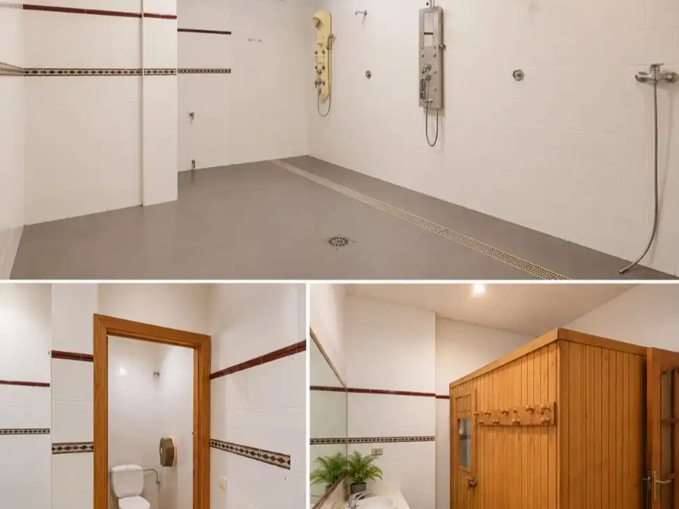 Bathroom of Commercial properties for rent in Utrera  with Air Conditioner, Heating and Parquet flooring