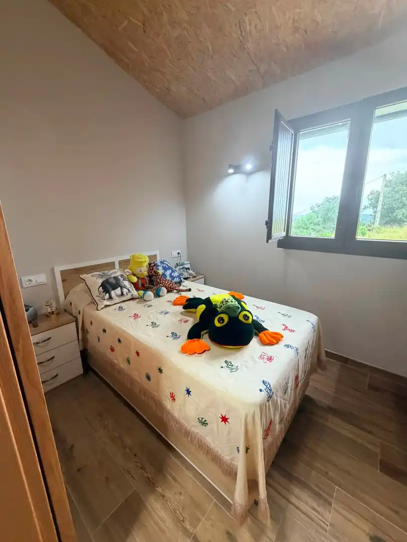 Dormitori de Casa o xalet en venda en Cartes amb Aire condicionat, Calefacció i Jardí privat