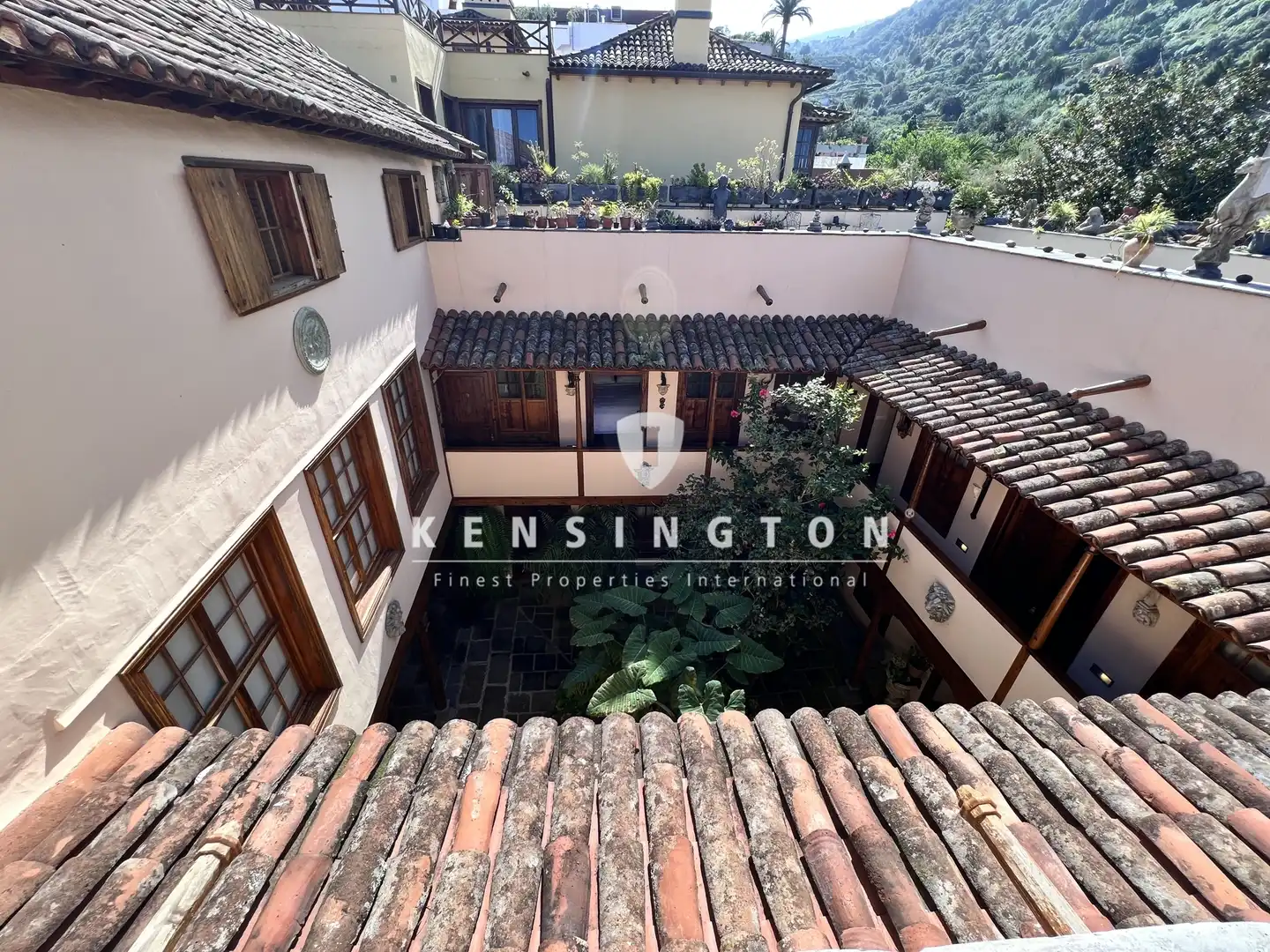 Vista exterior de Casa o xalet en venda en Icod de los Vinos amb Parquet, Terrassa i Traster