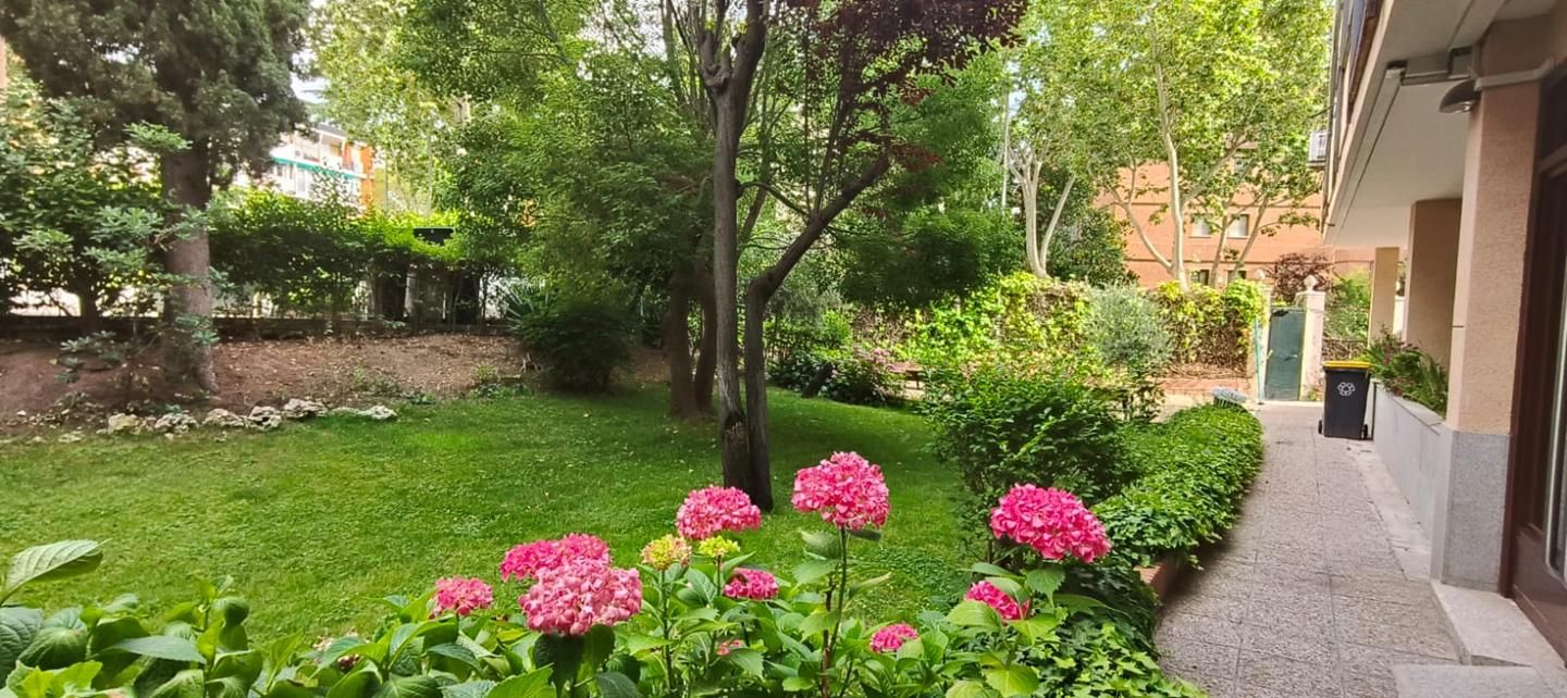 Garden of Flat for sale in  Madrid Capital  with Heating, Parquet flooring and Storage room