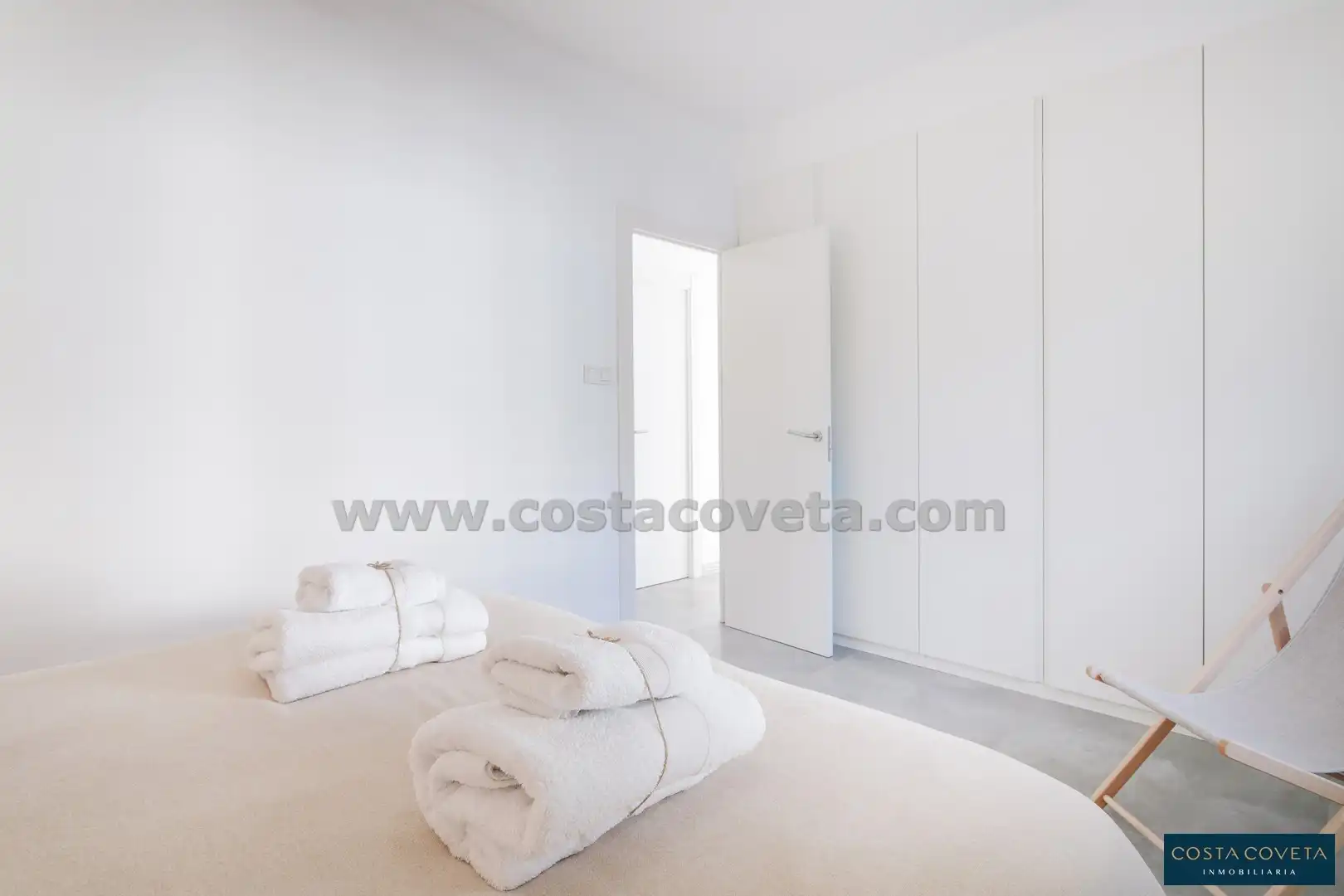 Dormitori de Casa o xalet en venda en El Campello amb Aire condicionat, Jardí privat i Terrassa