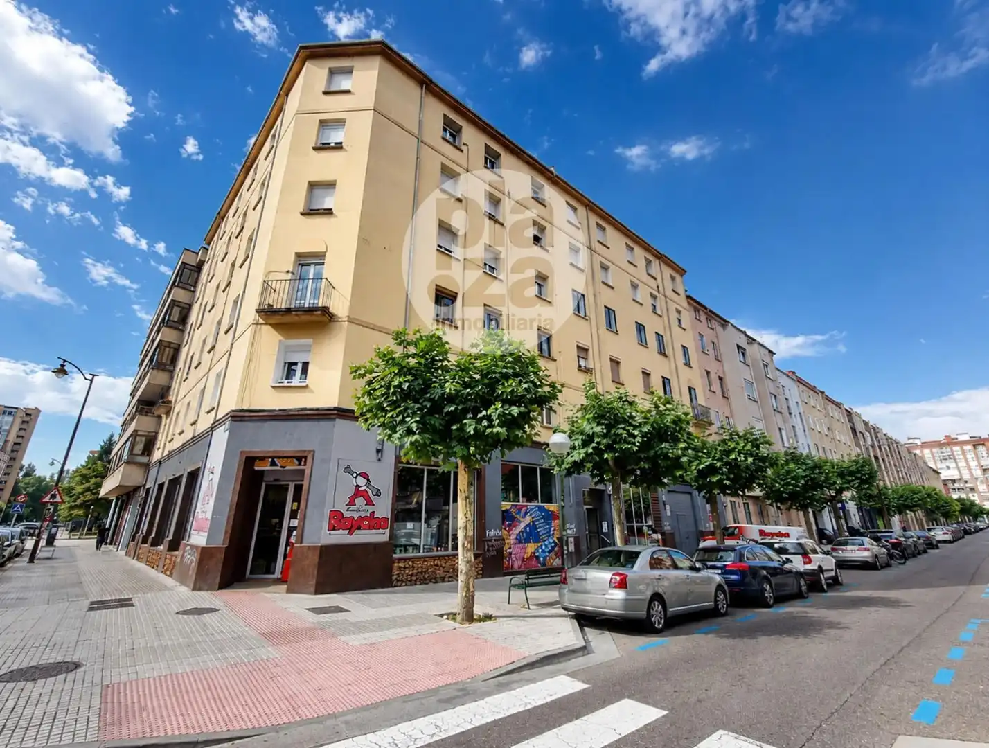 Vista exterior de Piso en venta en Burgos con Calefacción