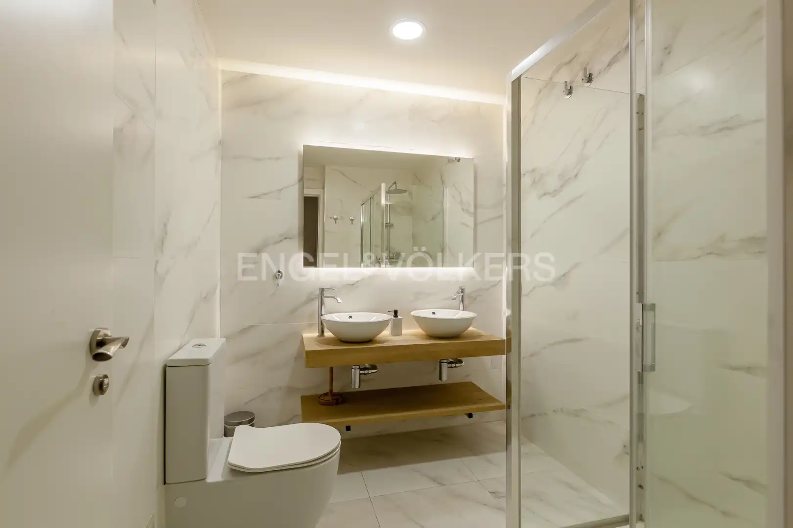 Badezimmer von Wohnung zur Miete in Madrid mit Klimaanlage, Heizung und Möbliert