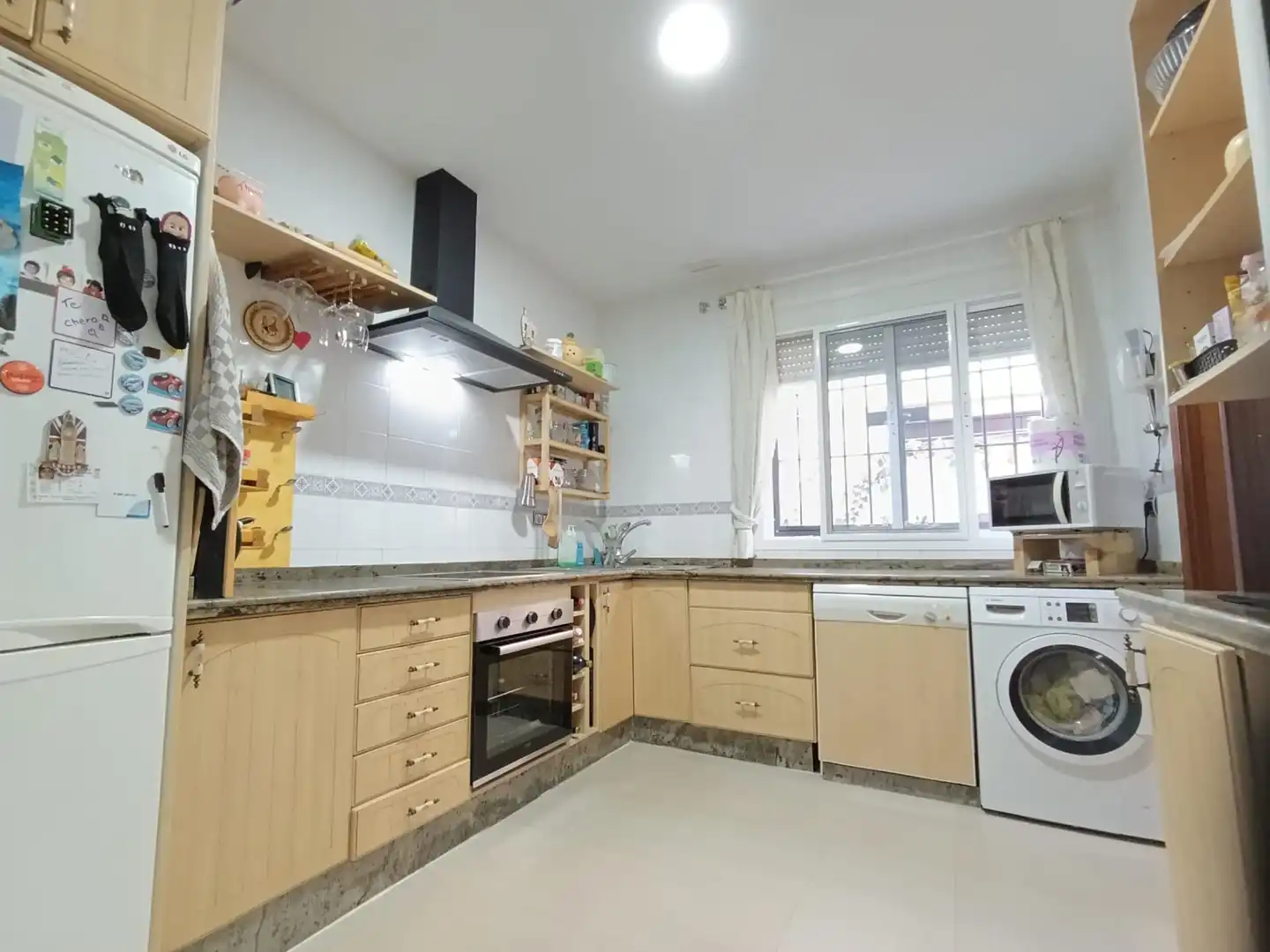 Kitchen of Houses for sale in Coria del Río